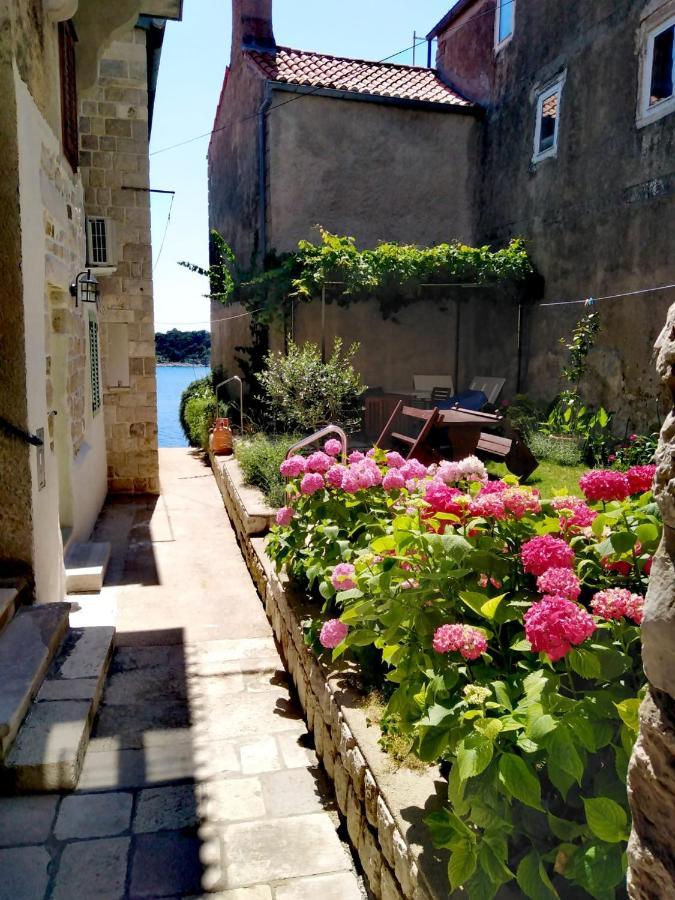 Apartamento Rabski Dvor Rab Town Exterior foto